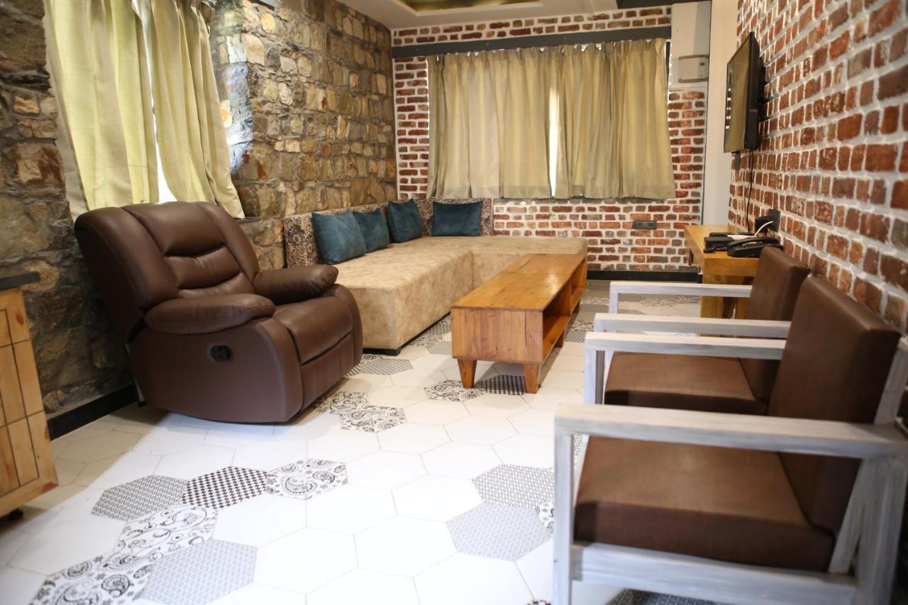 Granny's Den Resort Rājpur Eksteriør billede