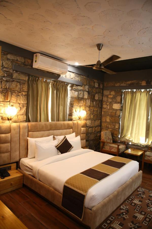 Granny's Den Resort Rājpur Eksteriør billede